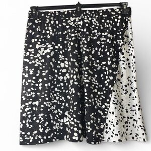 Black and White Patterned Women's Faux Wrap Skirt. EC. Size 18W